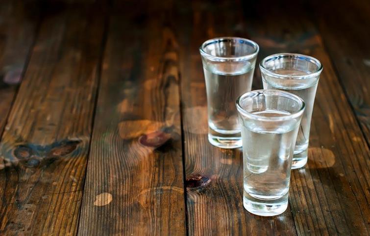 夏天喝酱香白酒能解决食欲、失眠、肥胖？别被误导了